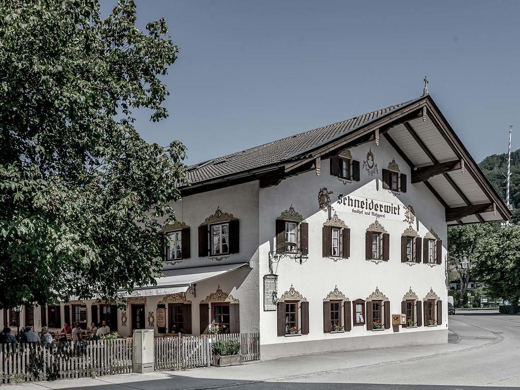 ホテル Schneiderwirt Nußdorf am Inn エクステリア 写真